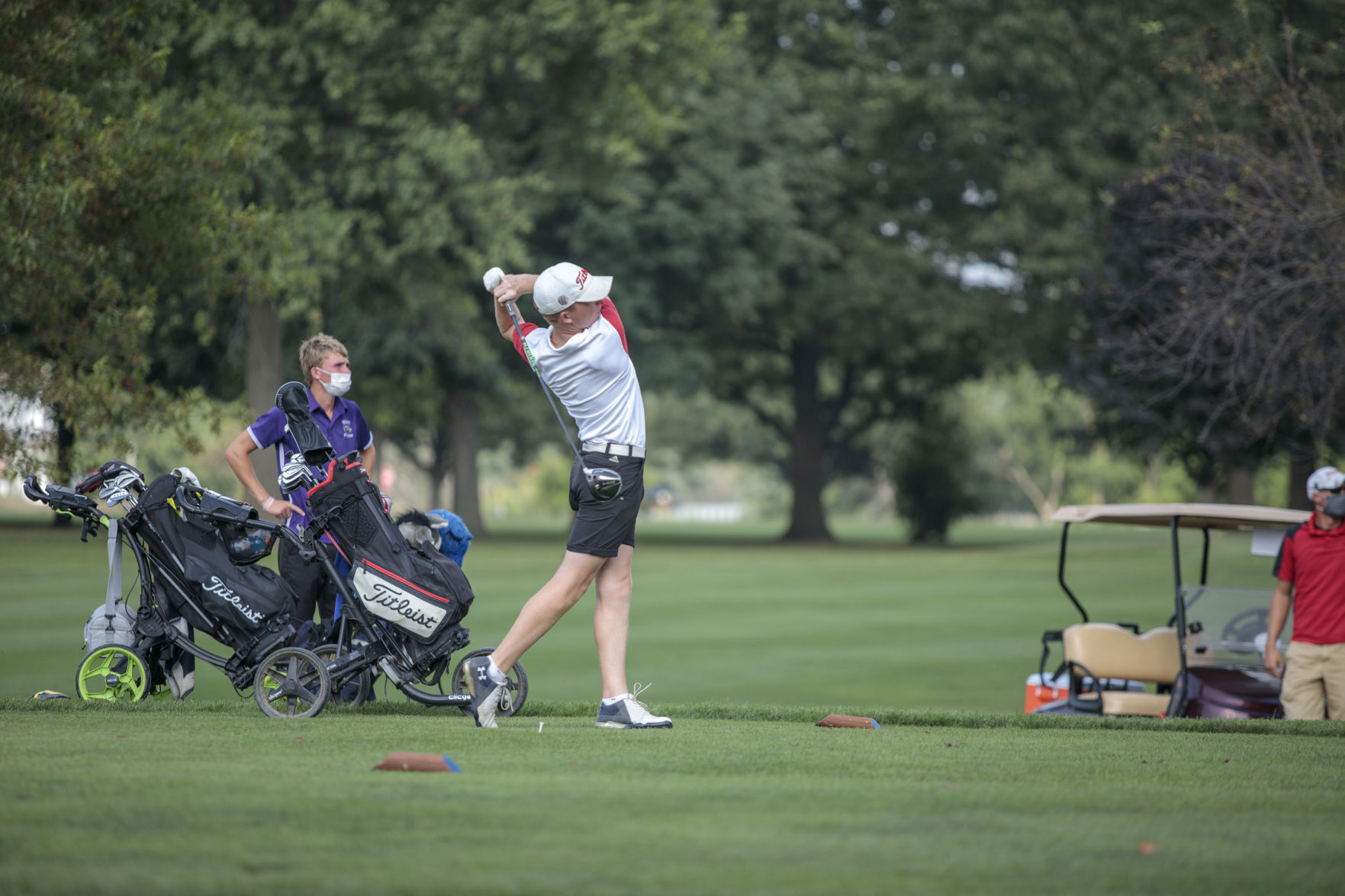 GALLERY-boys-golf-082620-12.jpg